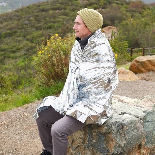 couverture de survie thermique ultralégère camping randonnée