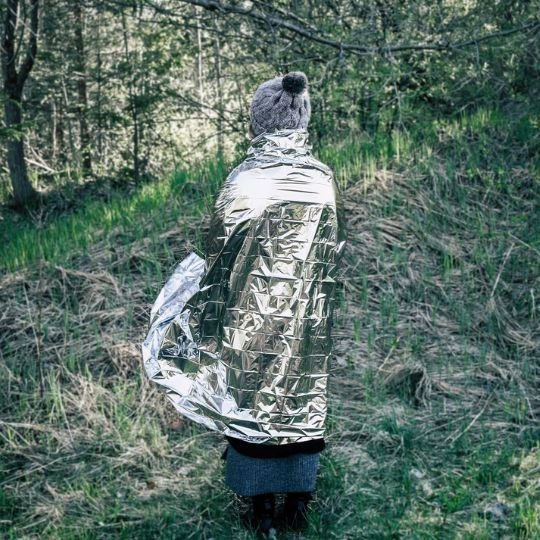 couverture de survie thermique ultralégère camping randonnée